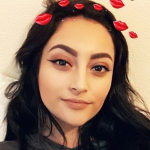 Meet your Posher, Alexis